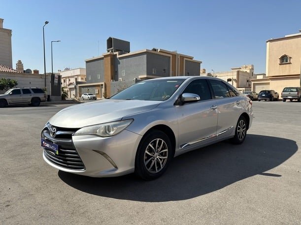 Toyota Camry / Hyundai Sonata